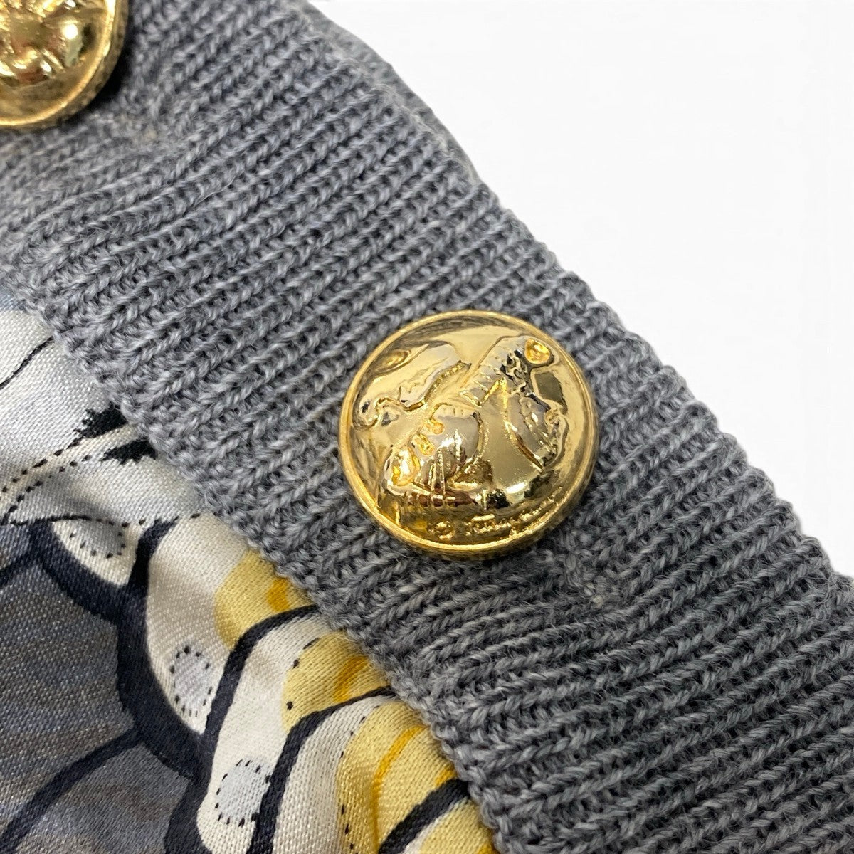 76i2 Salvatore Ferragamo サルヴァトーレフェラガモ ロングスリーブ ニットカットソー 切替ニット 金ボタン サイズ1 グレー ウール シルク レディースo07t