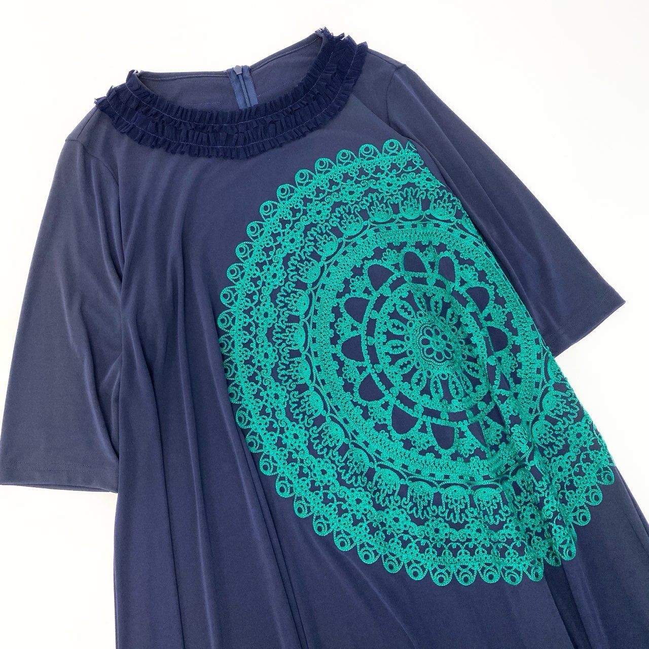 75b27 TOKUKO 1er VOL トクコプルミエヴォル 七分袖 ロングワンピース フリルネック 刺繡デザイン 伸縮ストレッチ レディース 女性服 サイズ9 パープル系u02t