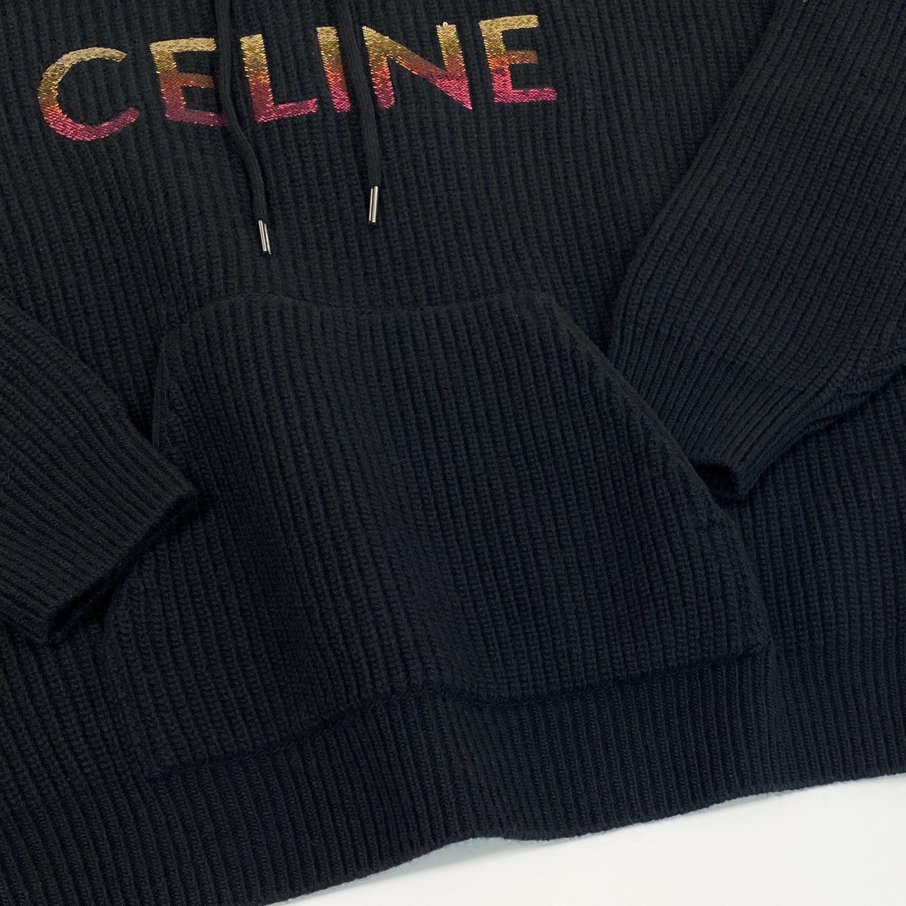 7i25 《美品》CELINE セリーヌ グラデーションロゴニットパーカー 22AW エンブロイダリーニット スパンコール 2A10X66Q Sサイズ ブラック メンズk02i