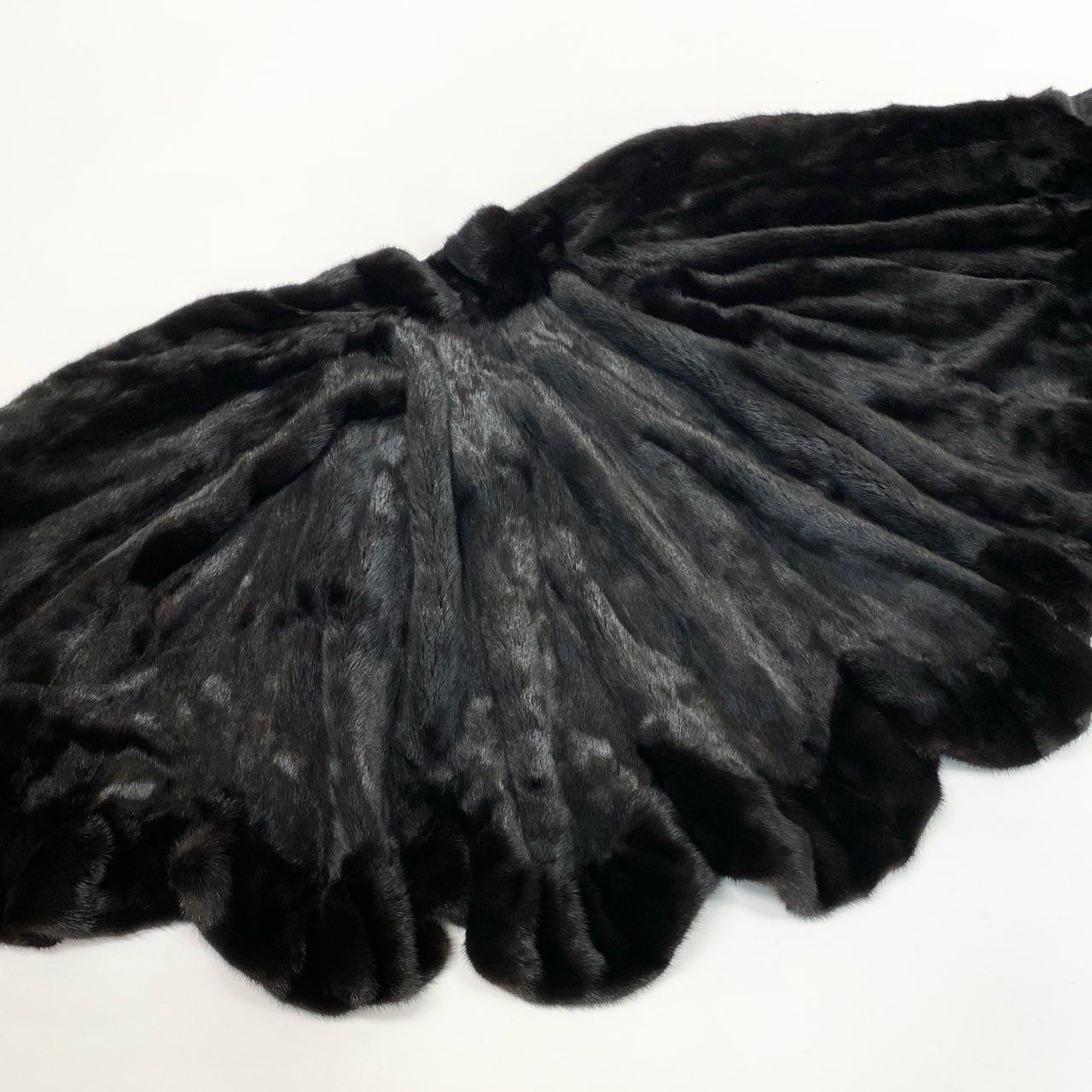 52k19 SAGA MINK サガミンク 銀サガ マホガニーミンク 裾フリル ケープ ポンチョ ダークブラウン 最高級本毛皮 MINK FUR コート 艶◎ 毛並み◎t18r