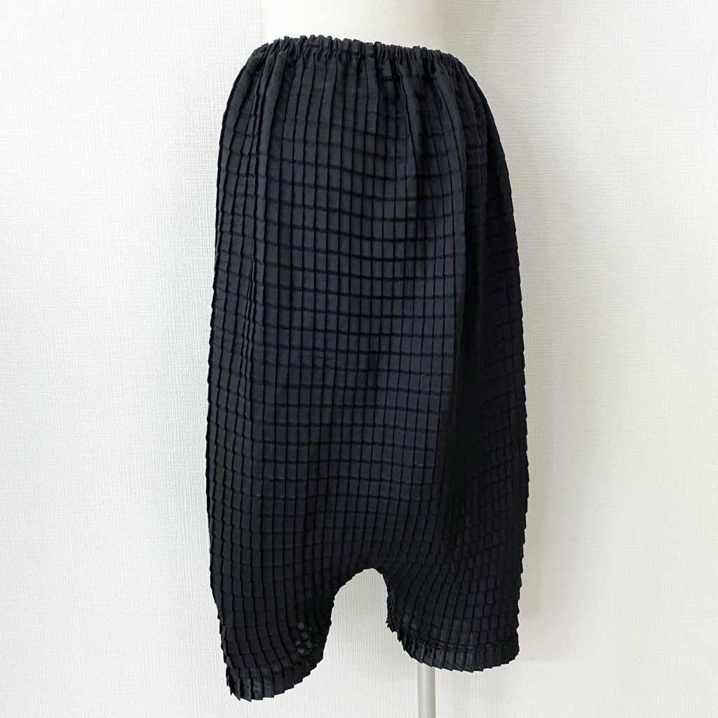 9d9 《美品》 ISSEY MIYAKE me イッセイミヤケ ミー MI43FF301 ストレッチプリーツ サルエルパンツ スカートパンツ フリーサイズ ブラック レディース