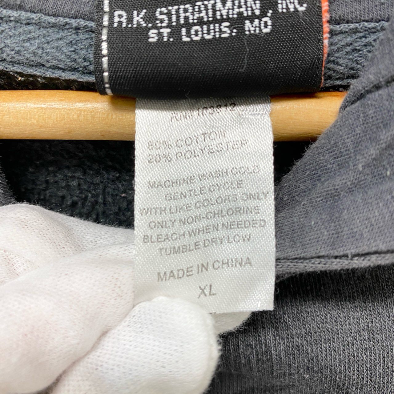 12b19 HARLEY DAVIDSON ハーレーダビッドソン 2010年 ロングスリーブプルオーバーフーディー パーカー  XLサイズ グレー メンズ 男性用u02t