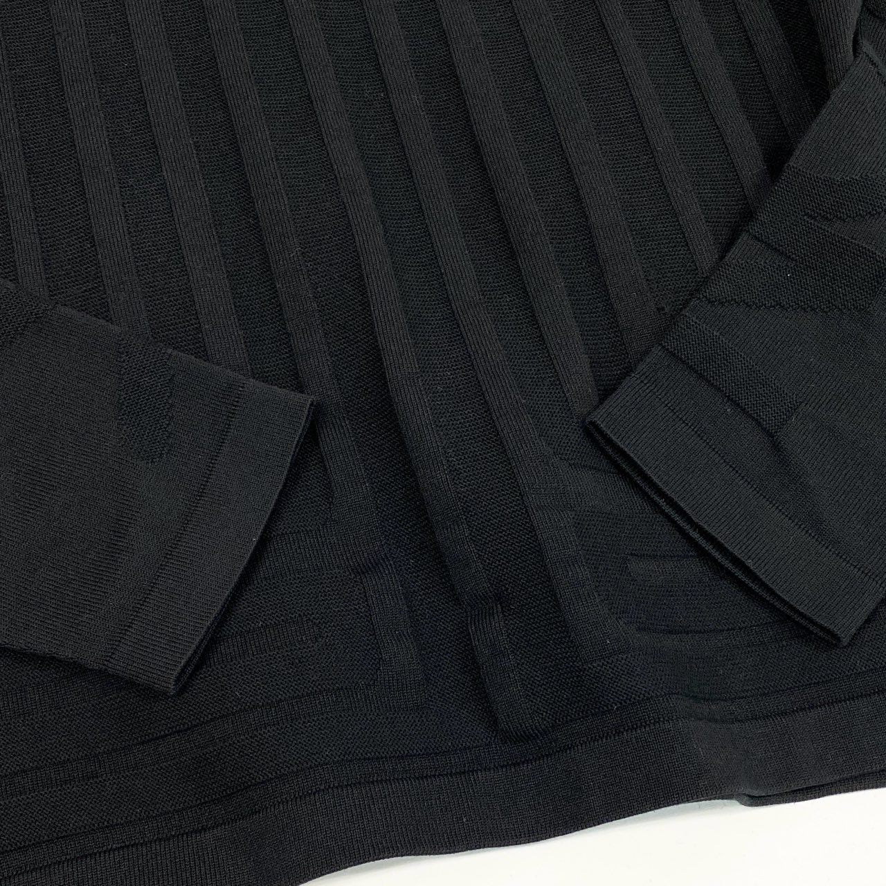20a26 LOUIS VUITTON ルイヴィトン LVネックロゴ クルーネックセーター バックLVロゴ ニットセーター Lサイズ ブラック メンズo07t