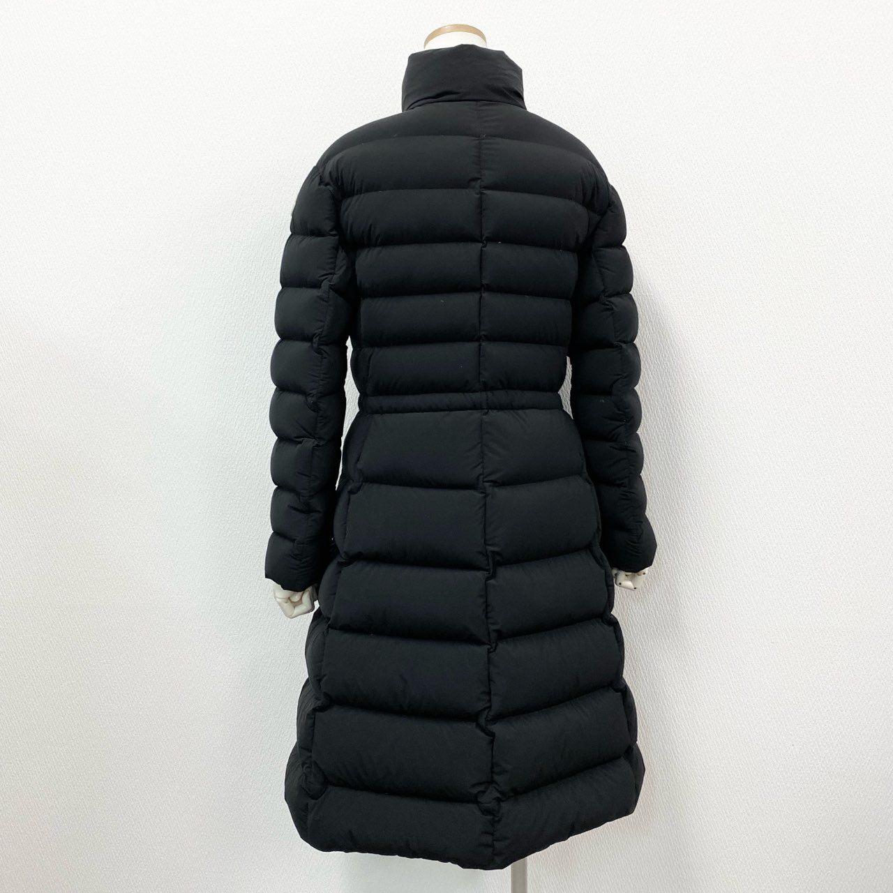 23l14 MONCLER モンクレール 22年 EMPARIS ダウンコート ロングコート ロゴワッペン ウエスト ドローストリング H20931C00049 サイズ00 ブラック レディース