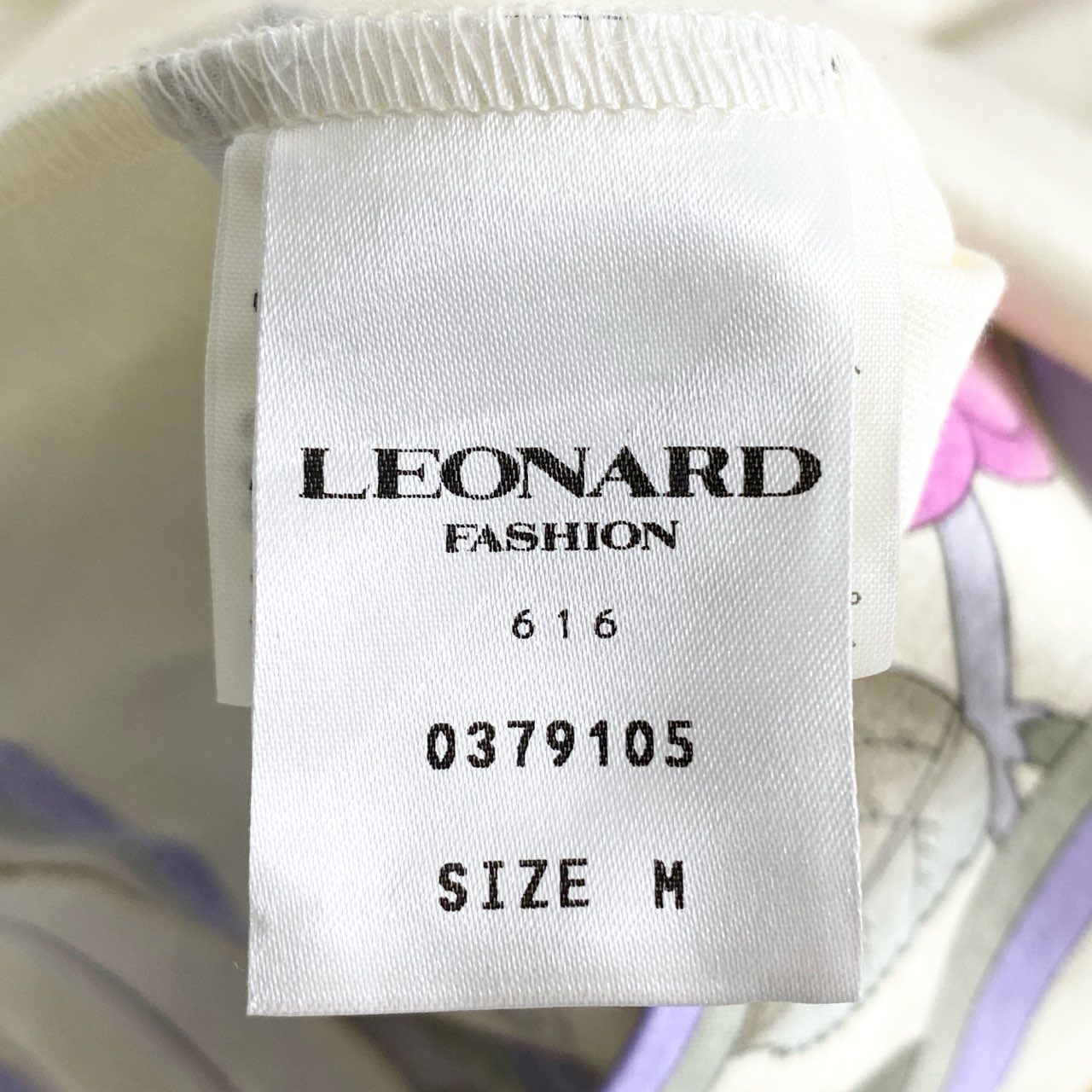 58e11 《美品》 LEONARD レオナール 美しい花柄プリント 半袖Tシャツ カットソー トップス サイズM マルチカラー コットン100％ レディース 日本製