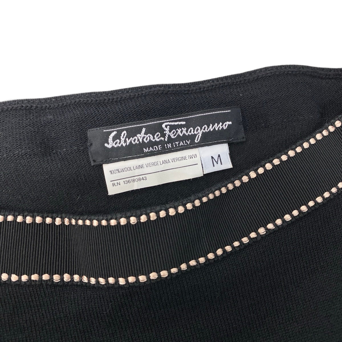83i2 Salvatore Ferragamo サルヴァトーレフェラガモ ショートスリーブ ニットカットソー ボートネック 肩リボン サイズM ブラック ウール100％ レディースo07t