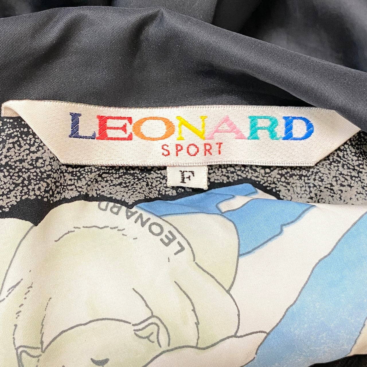 14f17 LEONARD SPORT レオナールスポーツ ナイロンパーカー 2way ジャケット 裏地花柄 シロクマ サイズfree ブラック レディース 女性用u02t