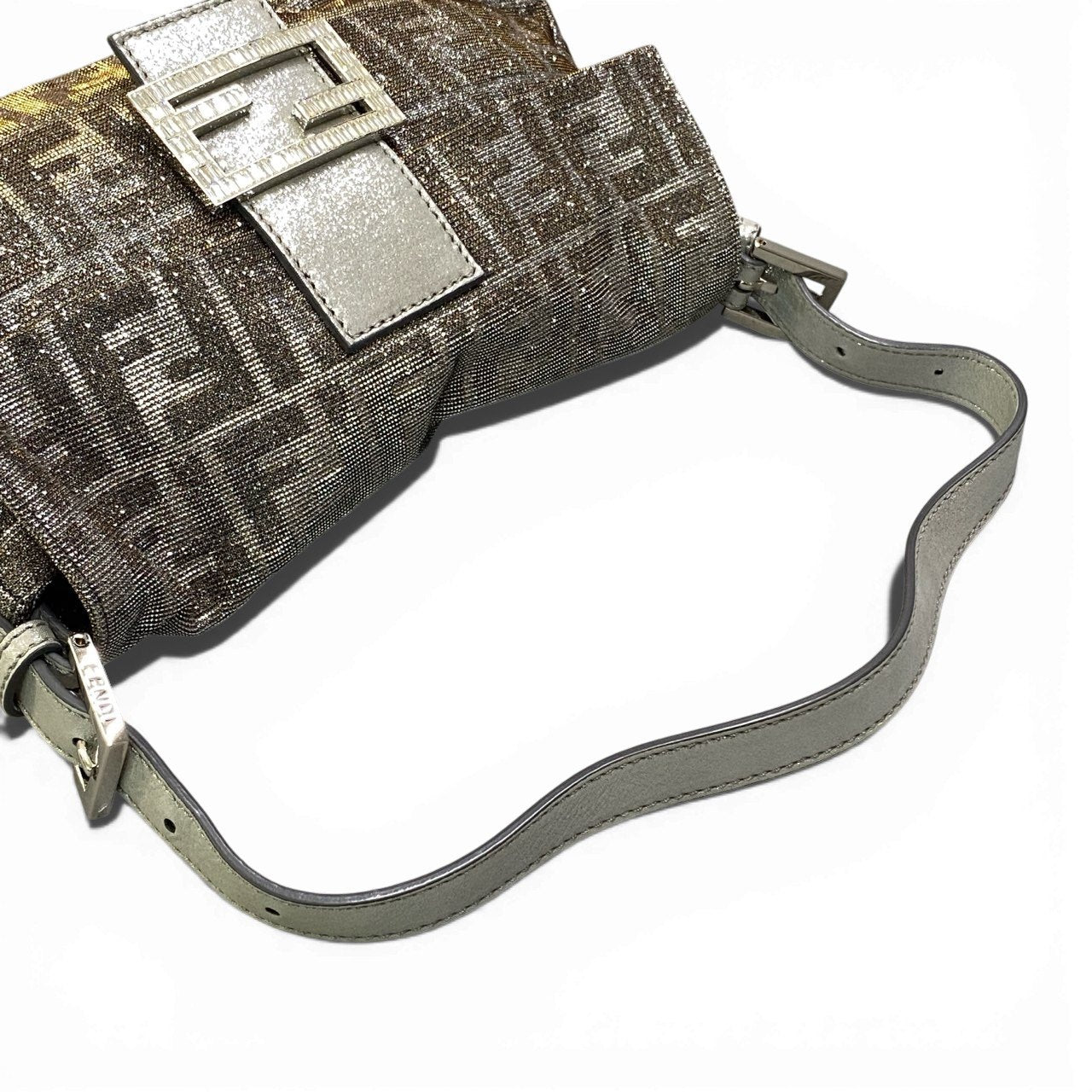 E22〇 FENDI Mamma Bucket one-shoulder bag with rhinestones and glitterta1