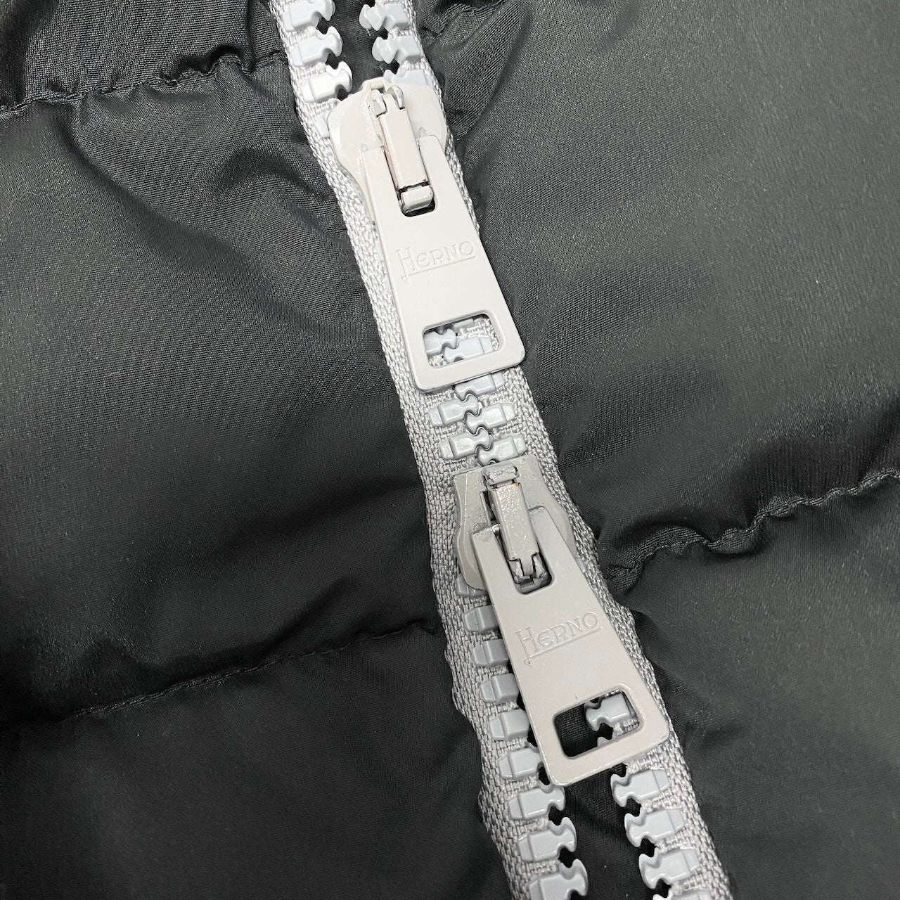 54c19 HERNO ヘルノ フォックスファー フード取外し可 ダウンコート 14A(レディースS相当) ブラック レディース アウター 女性用 コートk02i