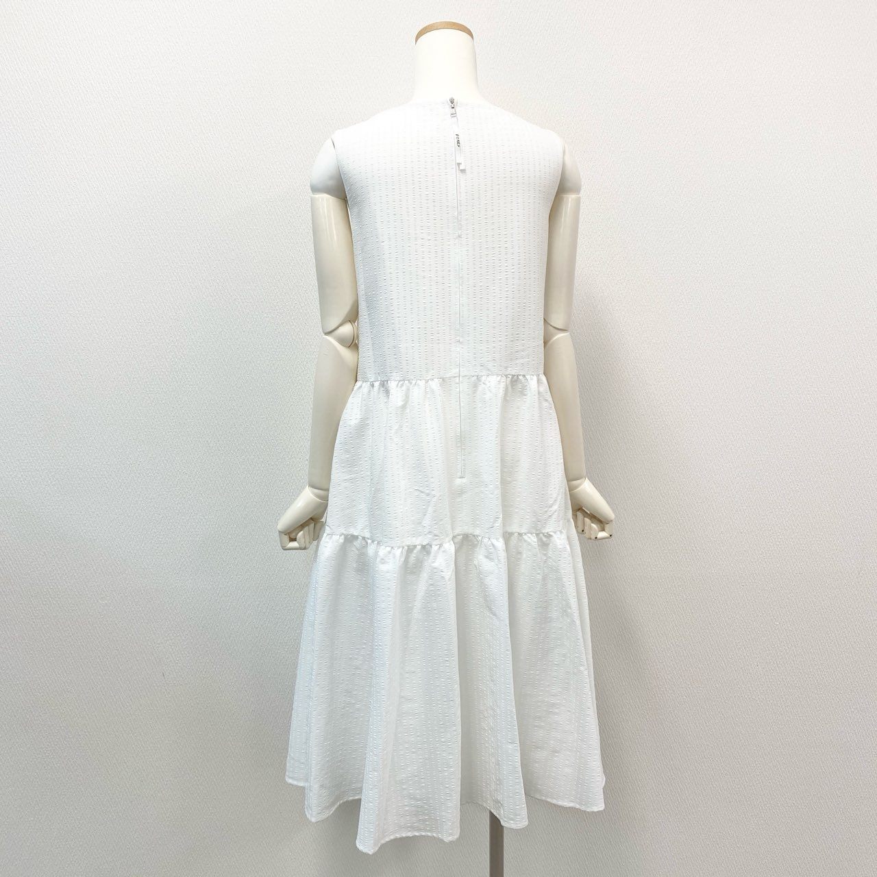 45j10 FOXEY NEW YORK フォクシーニューヨーク Dress Melia メリア ティアードワンピース ノースリーブワンピース レディース 女性用 43852 38 ホワイト ポリエステルu02t