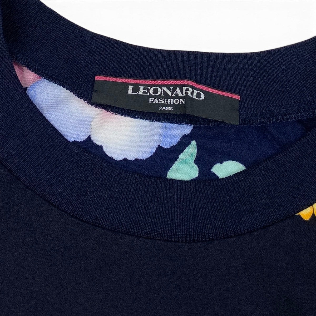 52f10 【美品】 LEONARD FASHION レオナール リブネック 半袖カットソー 美しい花柄プリント カンカン素材 サイズM ネイビー レディース 女性服u02t