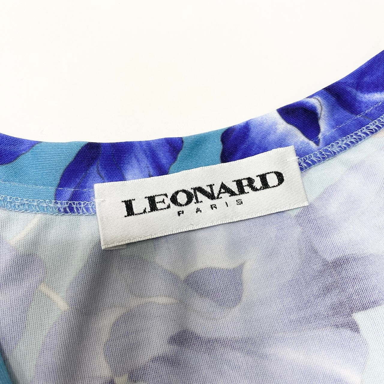 35d12 《美品》 LEONARD PARIS レオナール ショートスリーブワンピース ロングワンピース 美しい花柄プリント Vネック サイズ38 ブルー系 ナイロン100％ レディース 女性用u02t