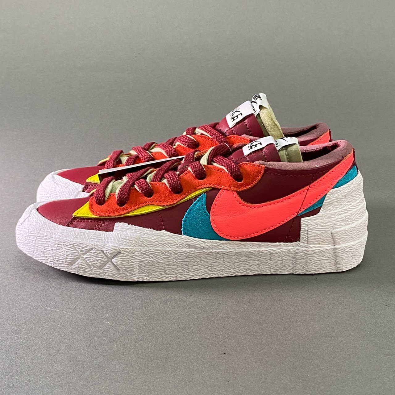 1a17 《美品》 NIKE ナイキ × KAWS カウズ × sacai サカイ Blazer Low ブレザーロー 23.5cm チームレッド スニーカー 箱付き