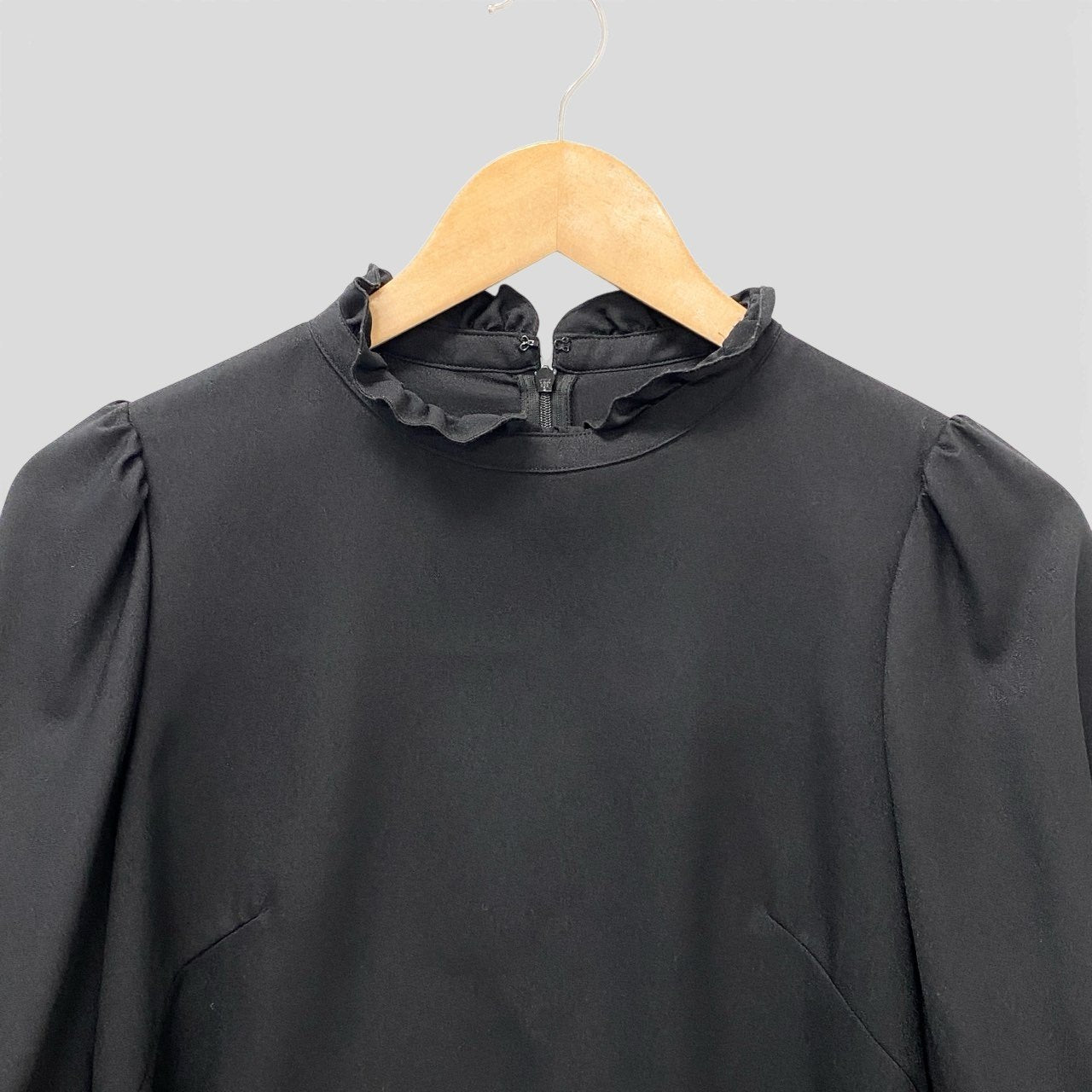 14d3 【美品】Rene ルネ パフスリーブシャツブラウス フリルブラウス 半袖ブラウス 5331120 34サイズ ブラック ポリエステル100％ レディース 女性用u02t