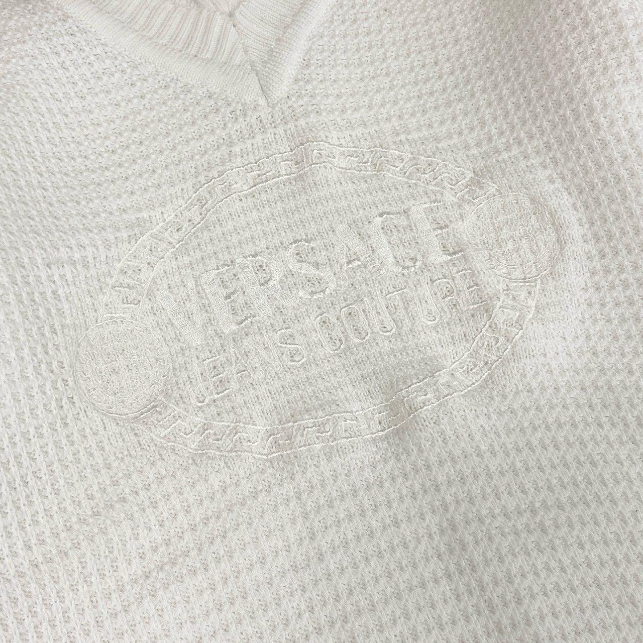 76k21 VERSACE ヴェルサーチ vintage front logo knitwear ロゴ刺繍 ニット サイズS ホワイト レディース トップスk02i
