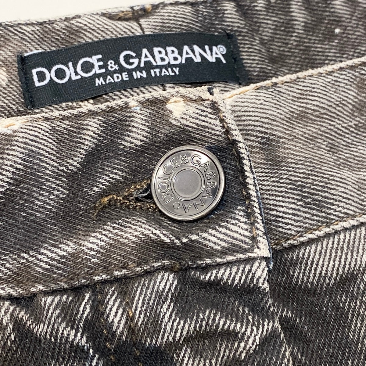 If12 DOLCE&GABBANA ドルチェアンドガッバーナ ペイント加工 デニムパンツ ロゴプレート サイズ46 グレー系  レディース 女性用t18r