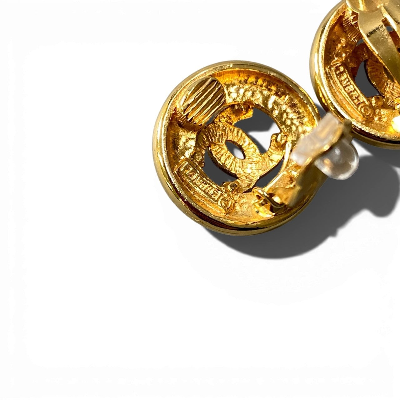 b5 Vintage CHANEL Coco Mark Gold Earringsta1