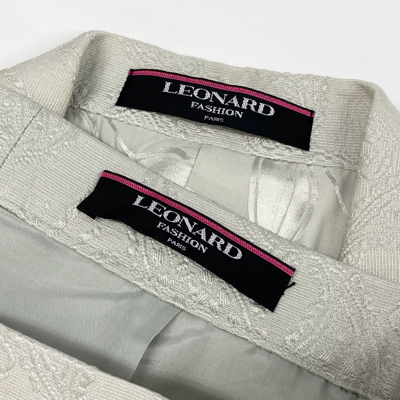 3d15 LEONARD FASHION レオナール セットアップ スカートスーツ テーラードジャケット  膝丈スカート ペイズリー柄 刺繍 ウールシルク混 サイズ13AR ホワイト系 レディース 女性用o07t
