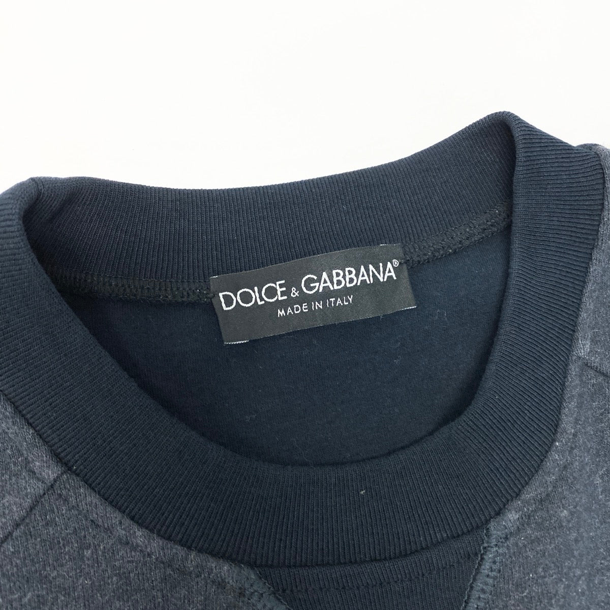 81e27 【美品】 DOLCE&GABBANA ドルチェアンドガッバーナ スウェット トレーナー クルーネック プルオーバー ロゴプレート サイズ44 ネイビー コットン100％ メンズ 紳士服u02t