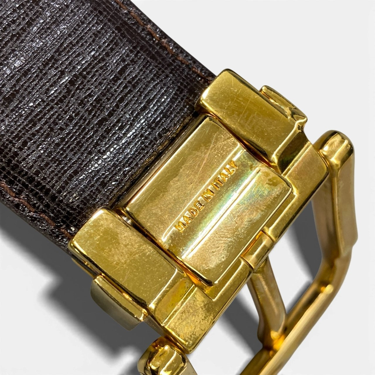 a6【美品】Salvatore Ferragamo サルヴァトーレフェラガモ ベルト バックル刻印 イタリア製 ブラック ゴールド レザー 本革 メンズk02i