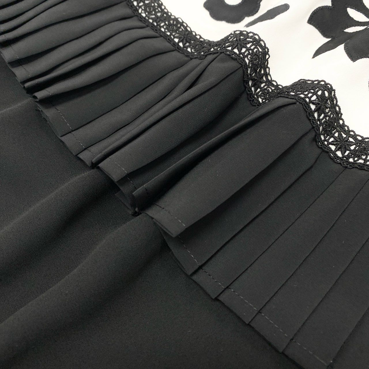 18k20 TOKUKO 1er VOL トクコプルミエヴォル ノースリーブワンピース  ドッキングワンピース モノトーン プリーツ切替 レディース 女性用 9  ブラック ホワイトu02t