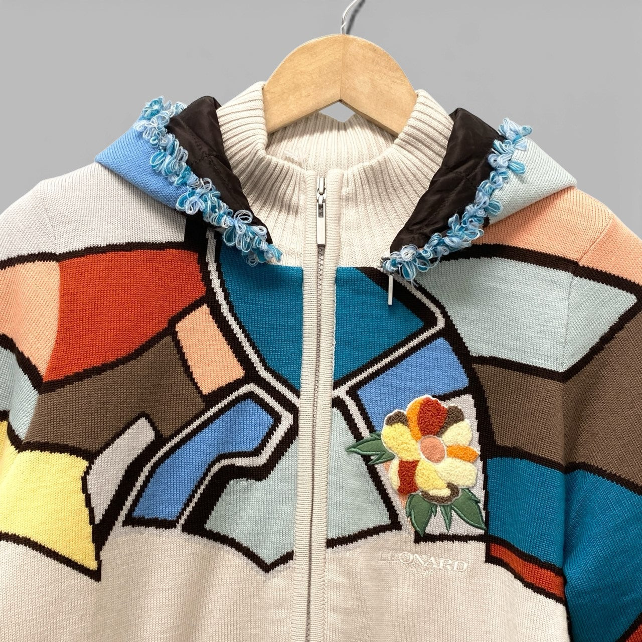 19b13 LEONARD SPORT レオナール スポーツ ジップアップニットフーディー ジャケット 花柄刺繍 フード取り外し可 0527752 42サイズ マルチカラー ウール100％ レディース 女性用u02t