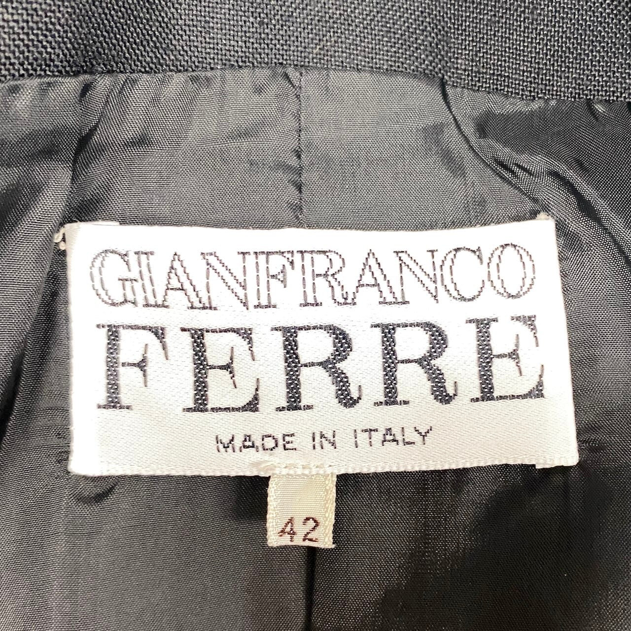 62i1 GIANFRANCO FERRE ジャンフランコフェレ ヴィンテージ ノーカラージャケット 刺繡デザイン サイズ42 ブラック レディースu02t