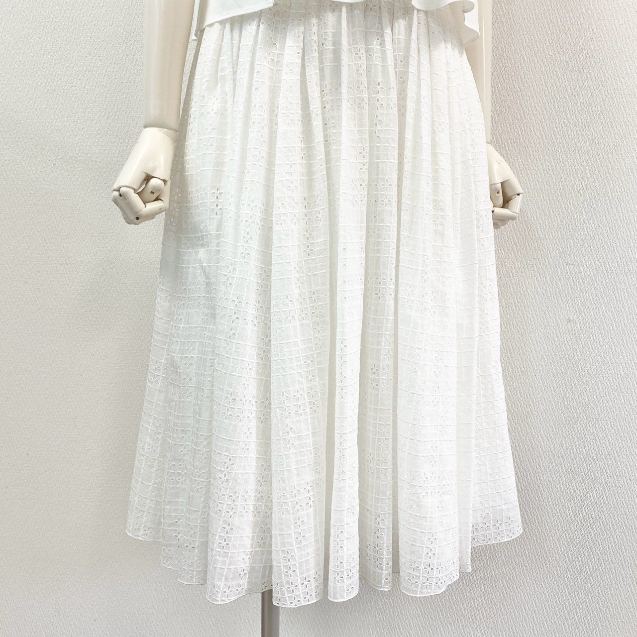 74l25 6 FOXEY フォクシー 40443 ドレスワンピース ノースリーブワンピース 総レース刺繍スカート サイズ40 ホワイト レディース 日本製