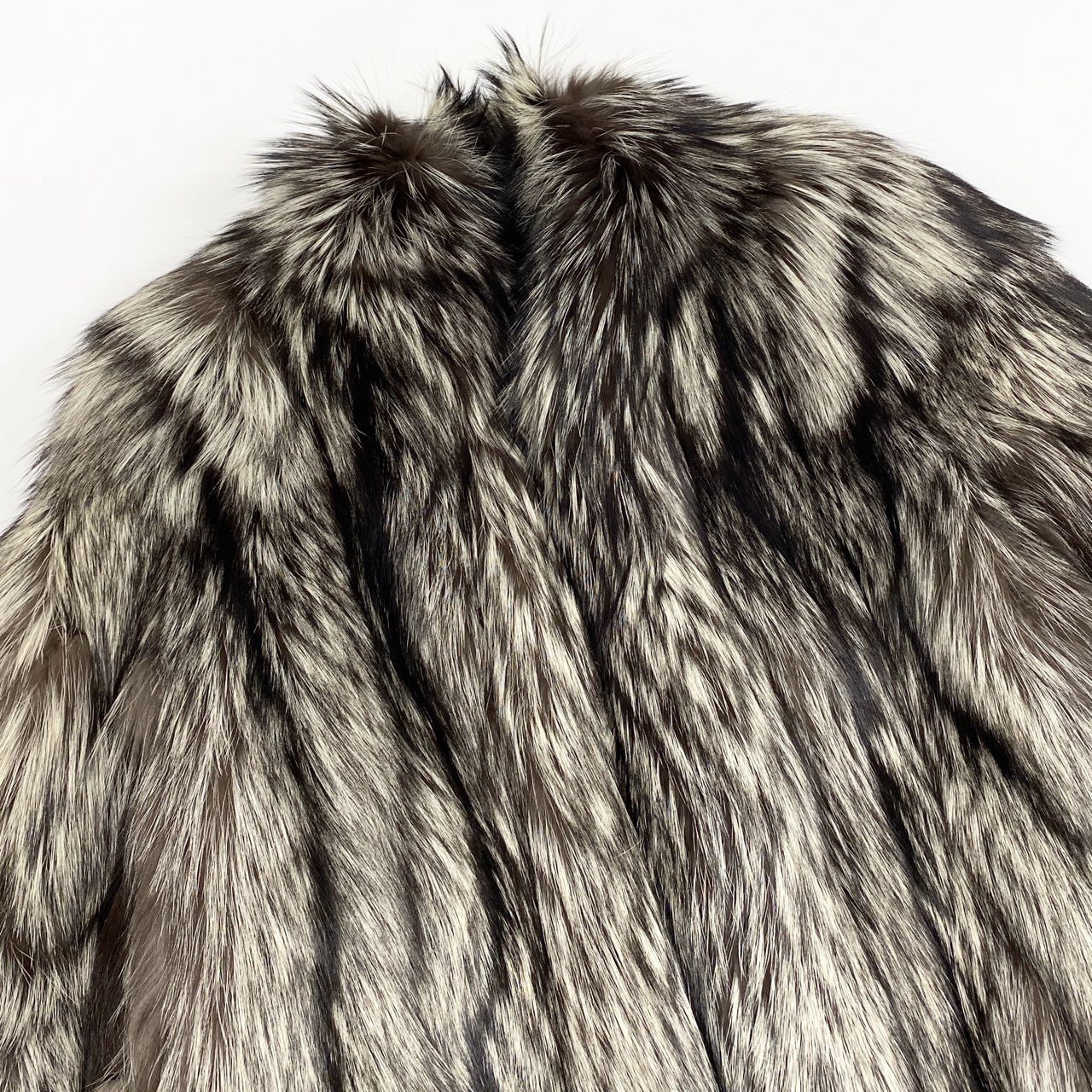 50k29 SAGA FOX サガフォックス 金サガ MG Sable FUR シルバーフォックス フォックスコート セミロングコート 毛皮コート ボリューム 13号 ブラウン系 フォックスファー レディースu02t