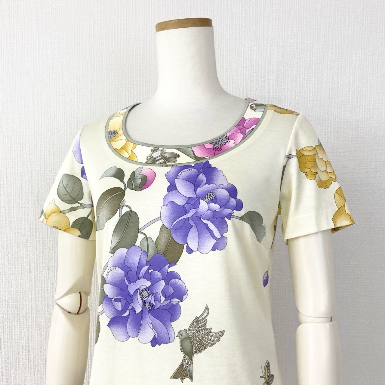 58e11 《美品》 LEONARD レオナール 美しい花柄プリント 半袖Tシャツ カットソー トップス サイズM マルチカラー コットン100％ レディース 日本製