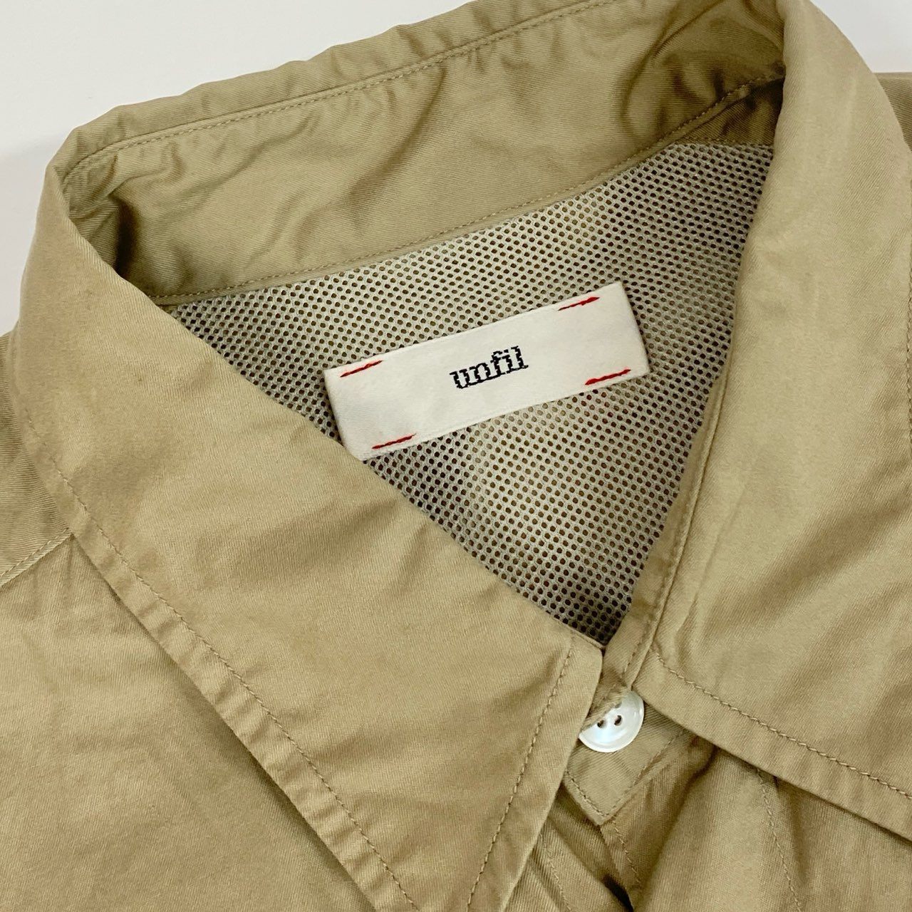 60i29 《美品》 unfil アンフィル コットンツイル フィッシングシャツ マルチポケット ギミック サイズ5 ベージュ コットン メンズu02t