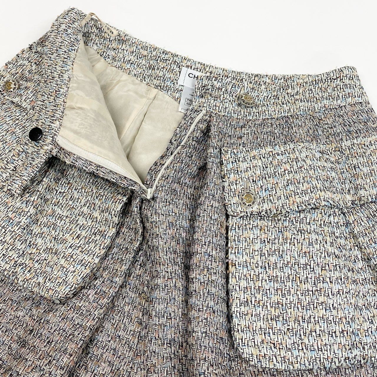 56a14 CHANEL シャネル 2011年 P40416 ２ポケット ココマークボタン ツイードスカート ミニスカート サイズ38 マルチカラー レディースta1