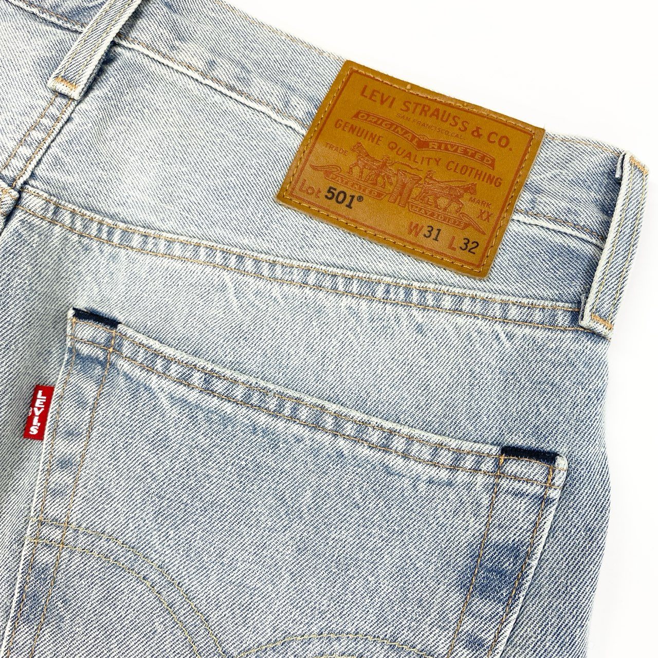 26i30 《美品》LEVI'S PREMIUM リーバイス プレミアム セルビッジデニム ジーンズ パンツ 赤耳 ボタンフライ  501 005013398 W31 L32 ライトインディゴ メンズo07t
