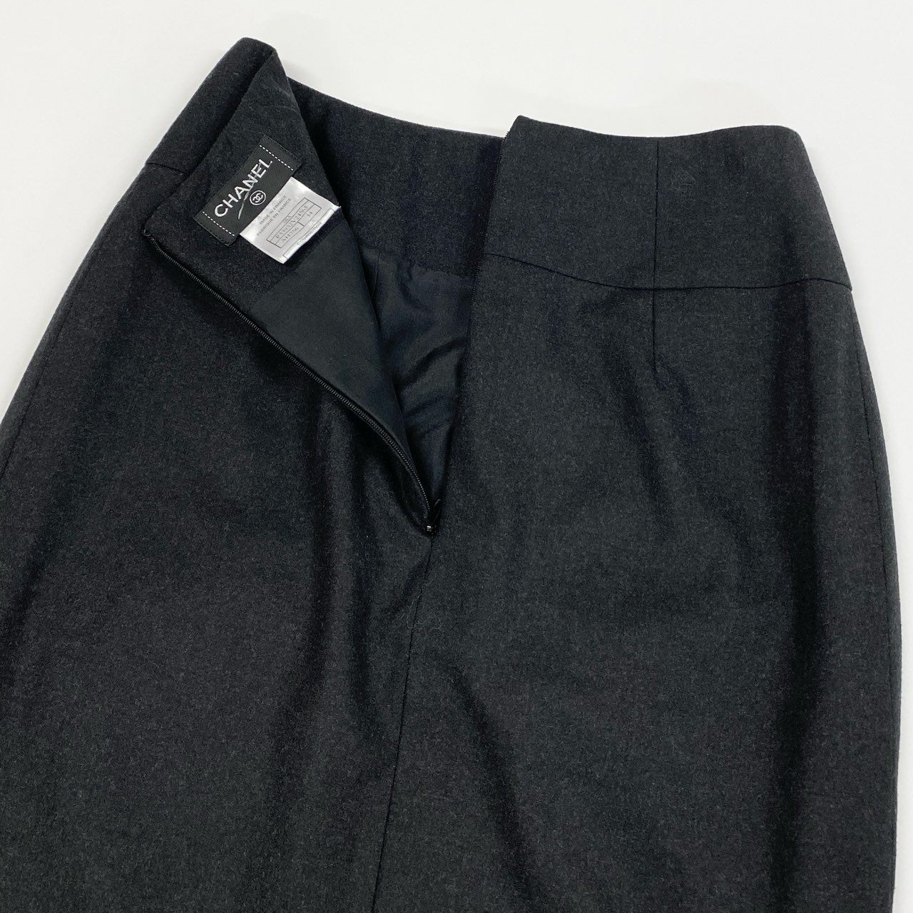 41i26 《美品》 CHANEL シャネル タックギャザースカート タイトスカート ココマーク P33932V24565 サイズ34 ダークグレー ウール レディースu02t