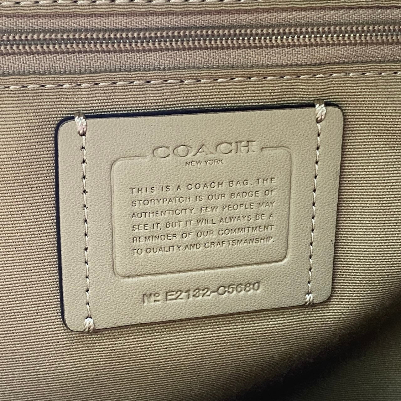 g9 《美品》 COACH コーチ ケンリー レザーリュック Kenley Leather Backpack C5680 ホワイト カバン 鞄t18r