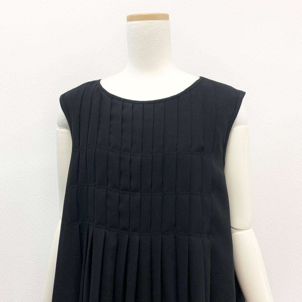 52k23《美品》 TOKUKO 1er VOL トクコプルミエヴォル ノースリーブワンピース アシンメトリー プリーツワンピース レディース 女性用 9  ブラック ポリエステル100％u02t