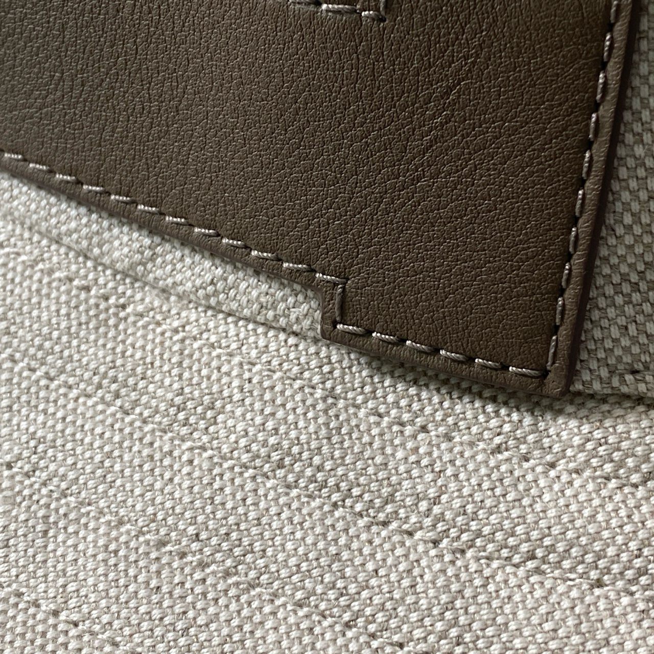 c17 HERMES エルメス 2024SS フレッド サングルH Hロゴハット バケットハット サイズ60 アイボリー メンズ ユニセックスデザイン