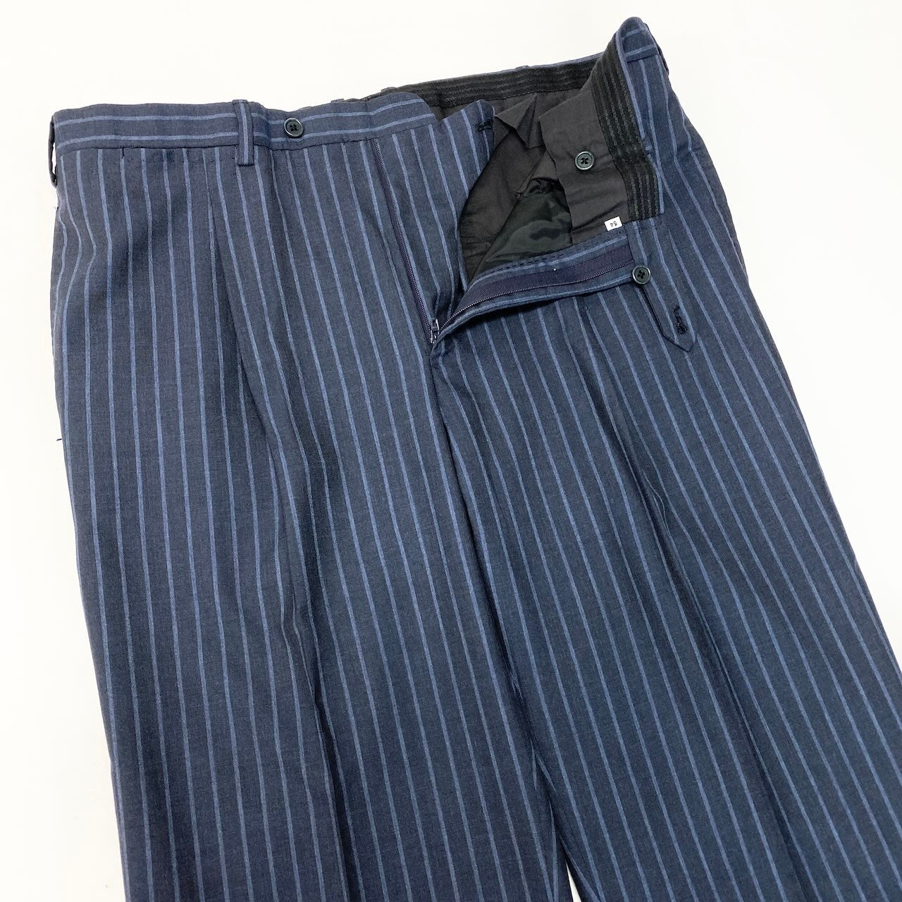 49d5 【イタリア製】Kiton キートン キトン サイズ54  カシミヤ100％ 3ボタン シングルスーツ セットアップ 背抜き 4シーズン向け ストライプ メンズ フォーマルk02i