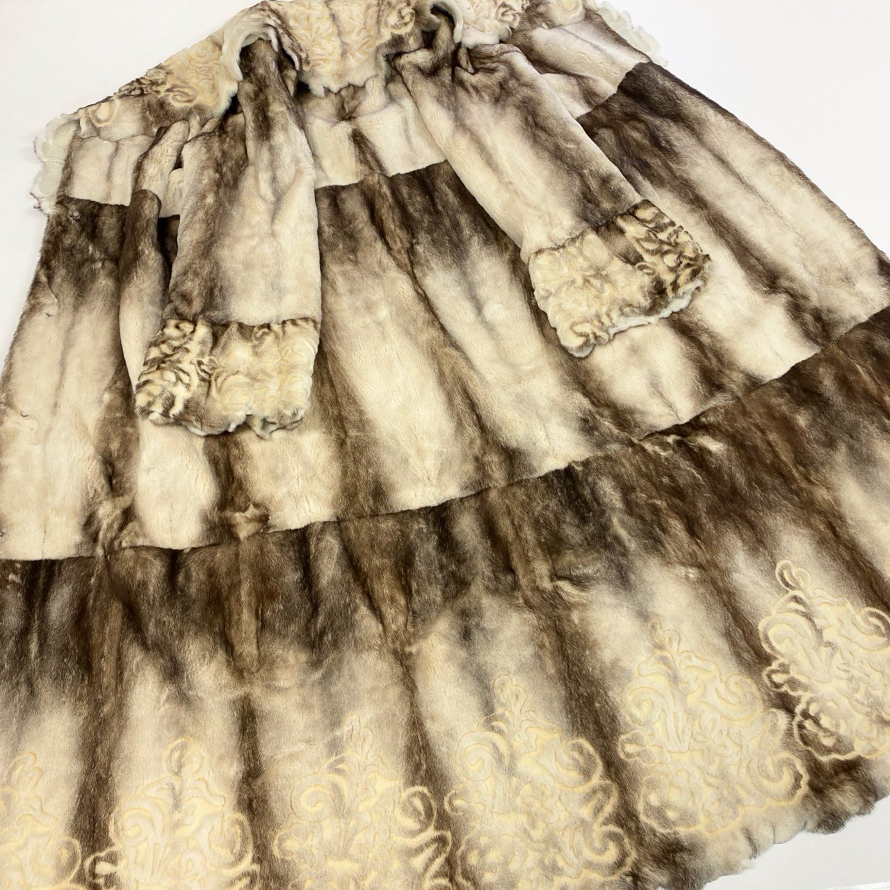 48k2《超希少》 Pellicce Moda ペリーチェモーダ クロスミンク カービングデザイン 超ロングコート 135cm 最高級本毛皮 CROSS MINK FURt18r