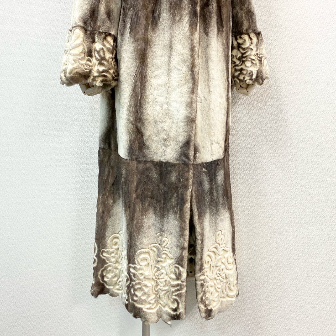 48k2《超希少》 Pellicce Moda ペリーチェモーダ クロスミンク カービングデザイン 超ロングコート 135cm 最高級本毛皮 CROSS MINK FURt18r