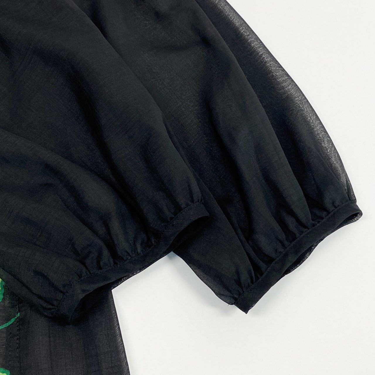 41k26 TOKUKO 1er VOL トクコプルミエヴォル シアー チュニックシャツ ロングスリーブ 花柄モチーフ レディース 女性用 9 ブラック グリーンu02t