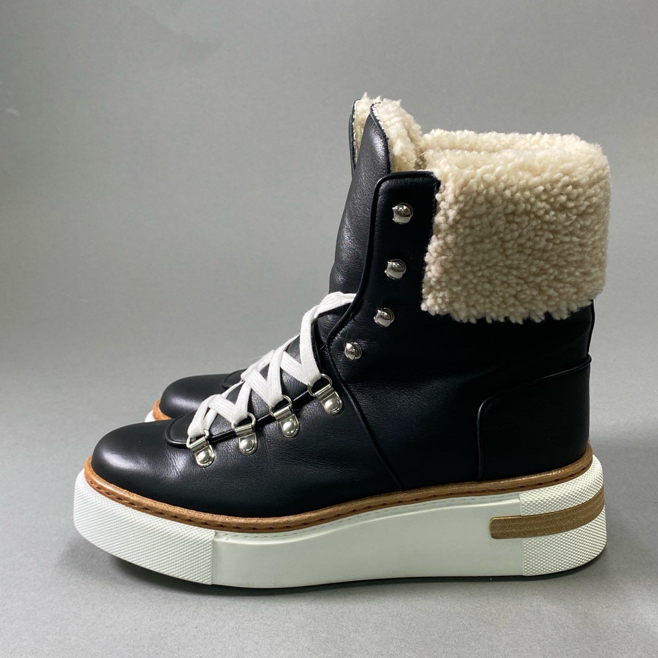 2i4《極美品》 HERMES エルメス Flocon ankle boot フロコン アンクルブーツ 37 1/2 ブラック レザー シューズ ボア 保存袋付属t18r