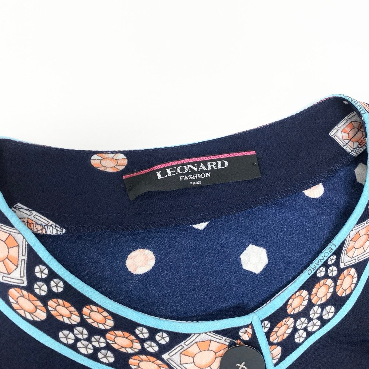 61e19 【美品】 LEONARD FASHION レオナール ロングスリーブカーディガン カンカン素材 総柄プリント ロゴボタン 0159418 サイズL ネイビー レディース 女性用u02t