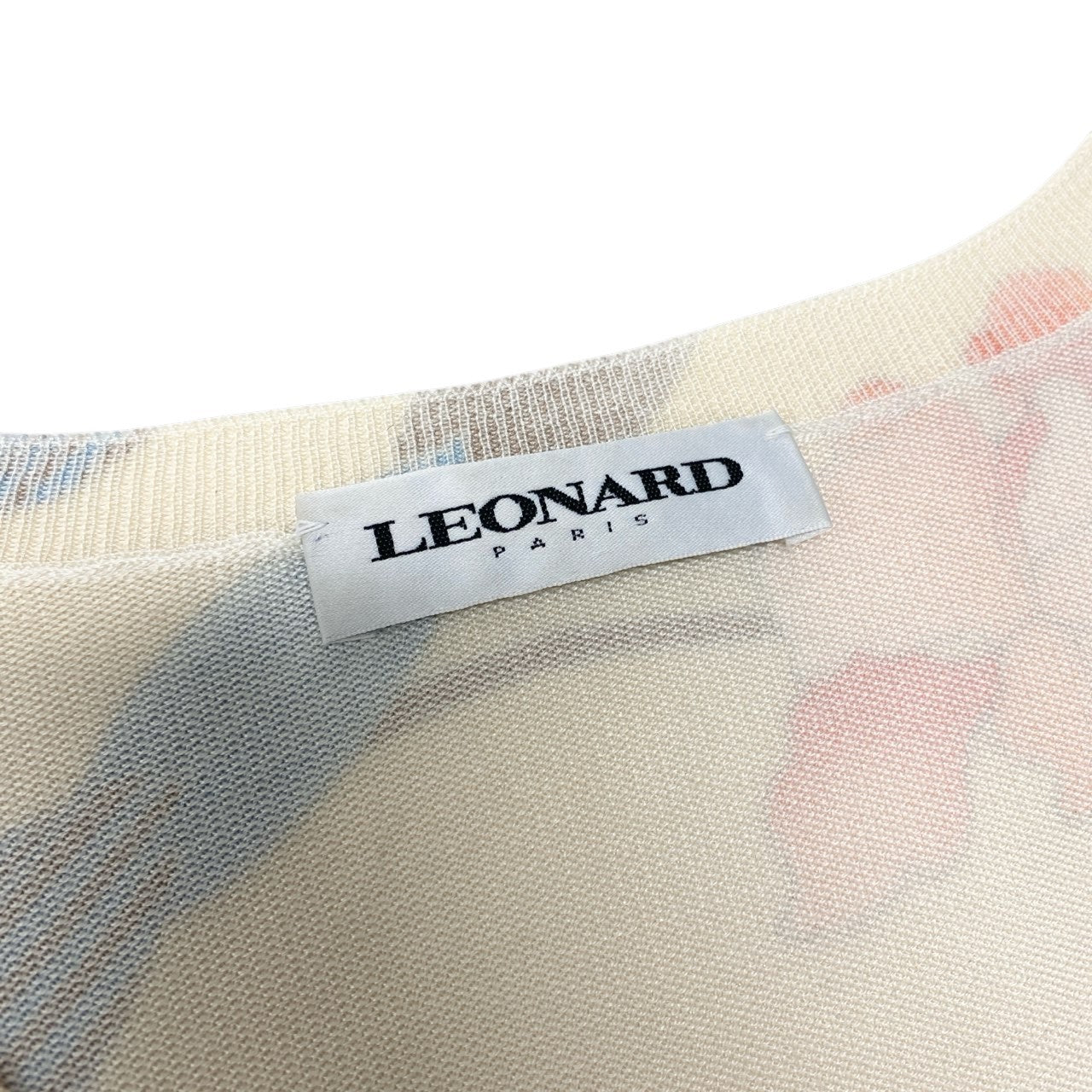 60c6 LEONARD レオナール 半袖Vネックニットセーター 美しい花柄プリント チュニック丈 0457705 Lサイズ ライトベージュ系 シルク100％ レディース 女性用u02t