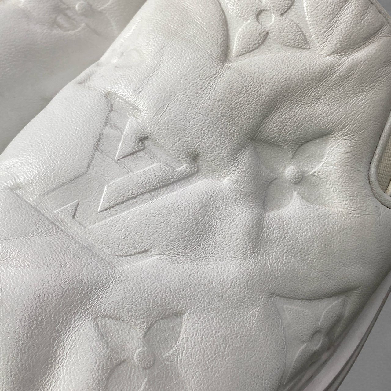 1b2 LOUIS VUITTON ルイスヴィトン ビバリーヒルズ スリッポン スニーカー モノグラム エンボス Lサイズ ホワイト レザー メンズo07t