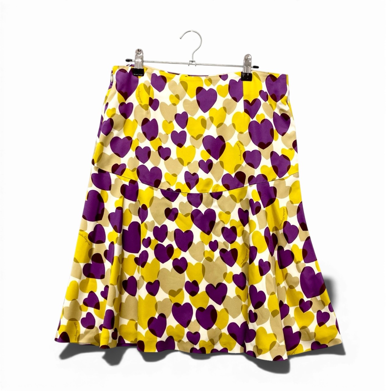 70b16 【未使用タグ付】 Salvatore Ferragamo サルヴァトーレフェラガモ ハート柄 フレアスカート 膝丈スカート 総柄プリント シルク混 レディース 女性用 サイズ40 マルチカラーu02t