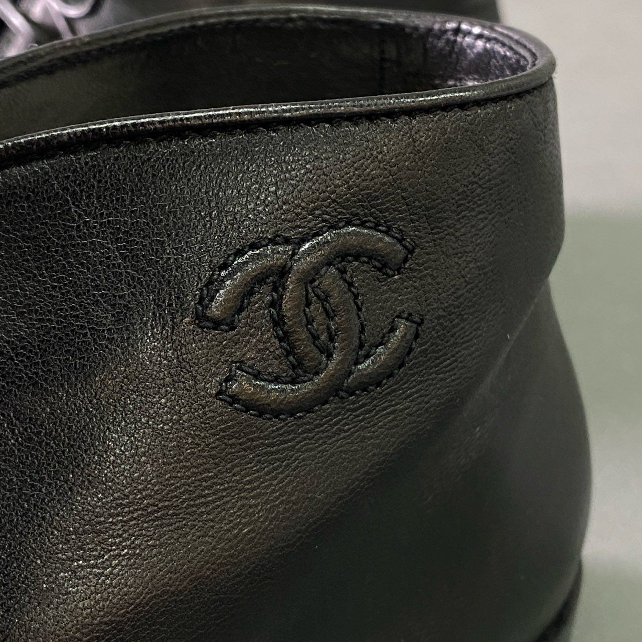 1l18 CHANEL シャネル ココマーク レザーショートブーツ 35 1/2 ブラック Leather チャッカブーツ イタリア製 シューズ 靴