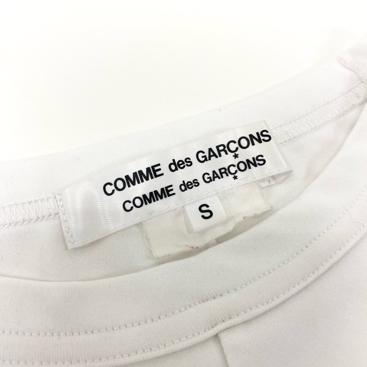 69i26 《美品》COMME des GARCONS コムデギャルソン フリルトップス 長袖カットソー ペプラム ストレッチ RK-1007 AD2002 Sサイズ ホワイト レディースk02i