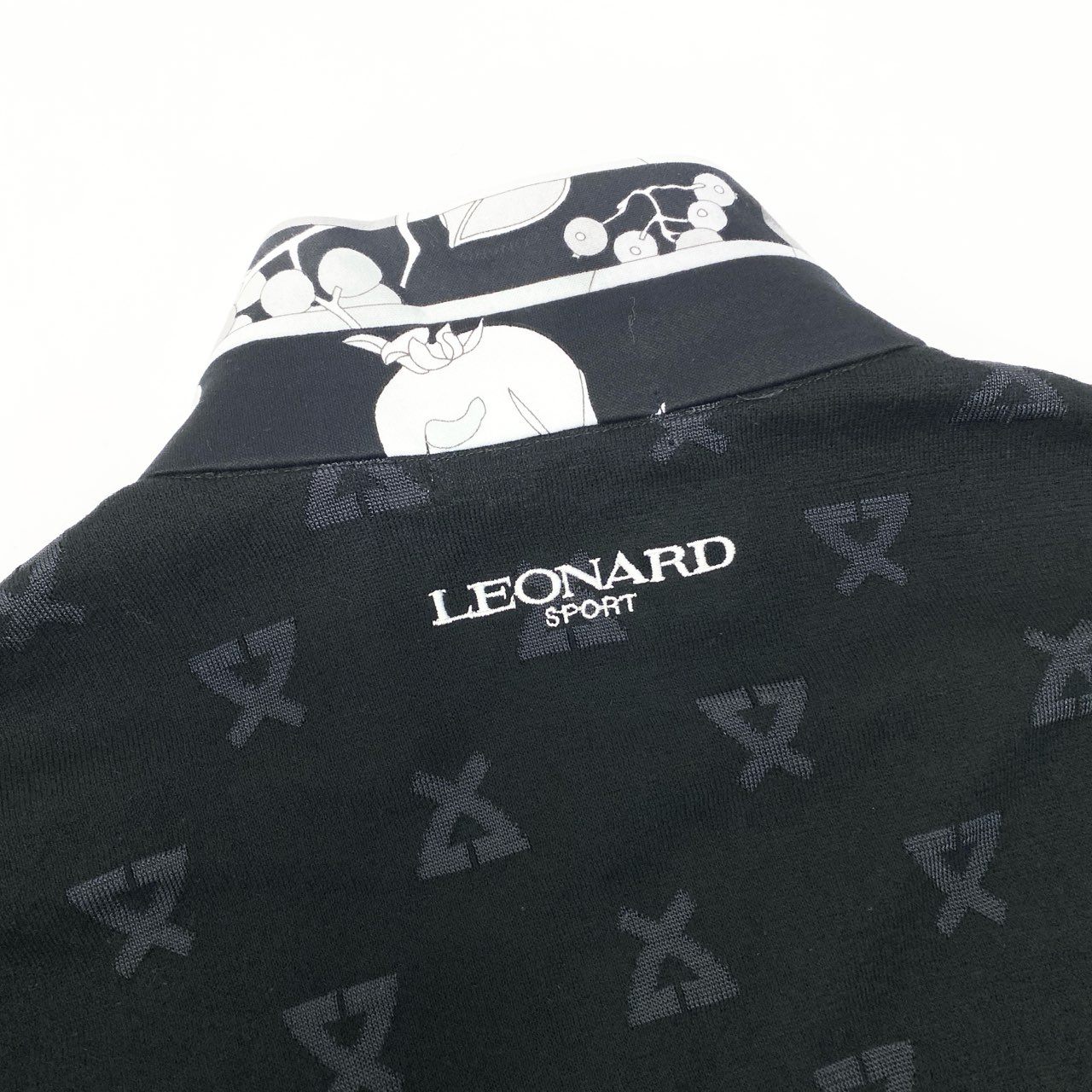 11b6【美品】LEONARD SPORT レオナール スポーツ ハイネックジップアップニットジャケット 美しい花柄プリント 素材切替 0558331 42サイズ モノトーン レディース 女性用u02t