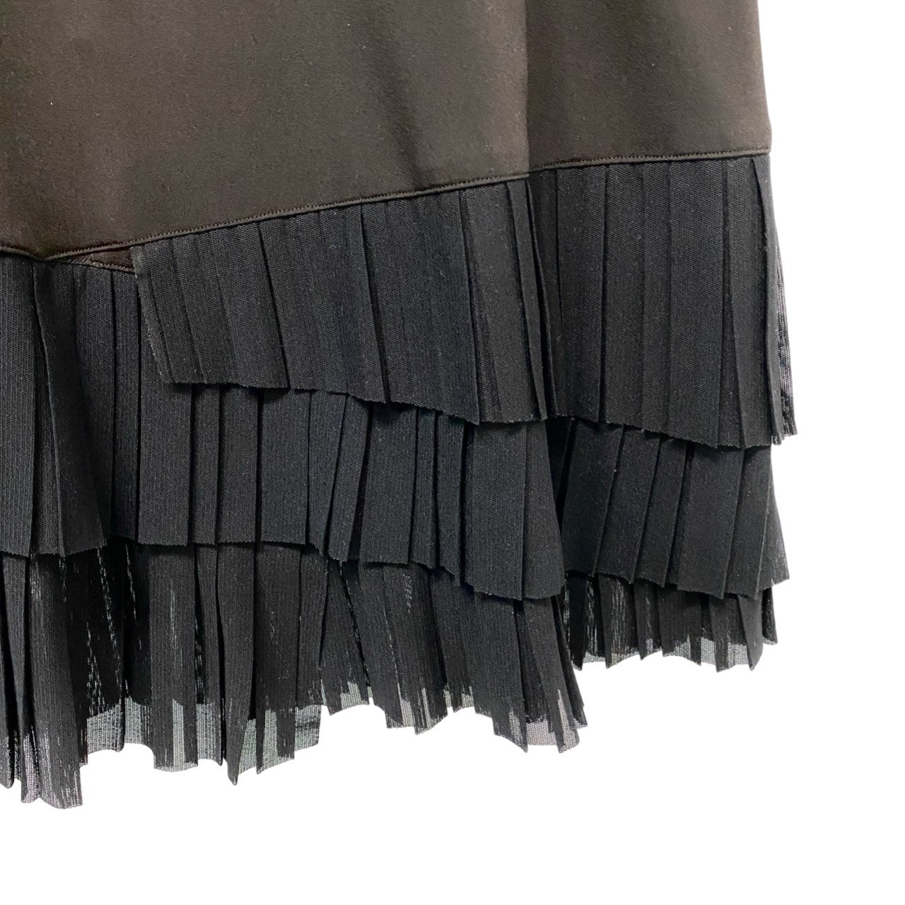 87c6 TOKUKO 1er VOL トクコプルミエヴォル ノースリーブワンピース 膝丈 裾プリーツ レディース 女性服 日本製 サイズ9 ブラックu02t